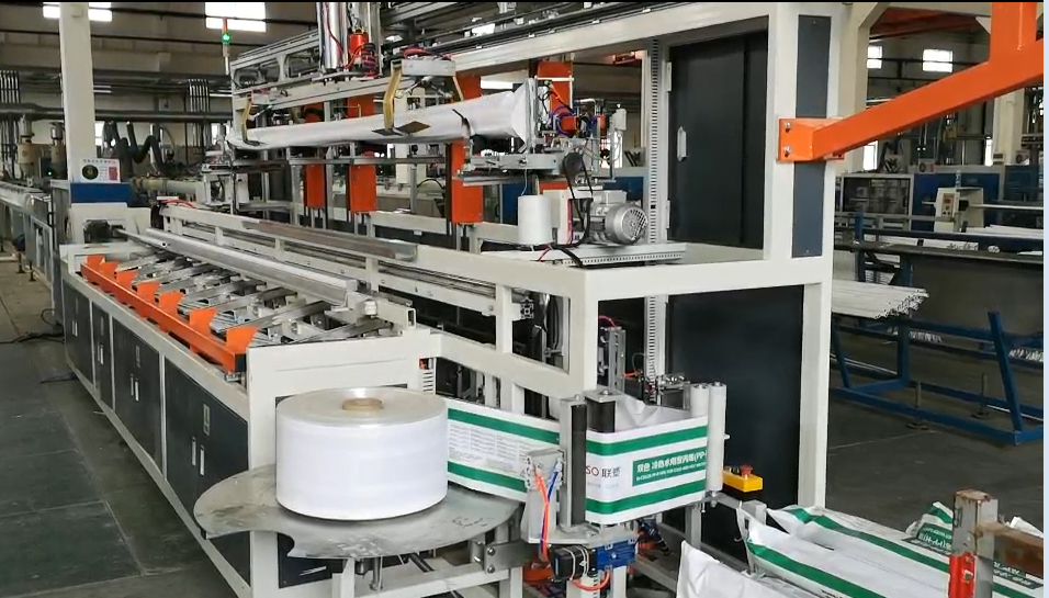 PPR管編織(zhi)袋線縫(féng)包裝機(jī)XBⅡ-20-32